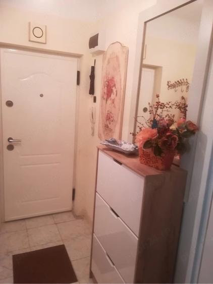 Apartament cu 2 camere semidecomandat în Cornișa