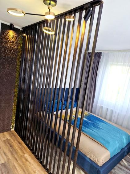 Apartament cu 3 camere decomandat în Trocadero