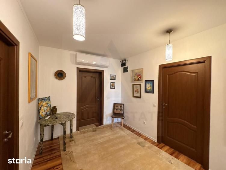 Casă cu 5 camere cu Teren 250 Mp în Lazaret