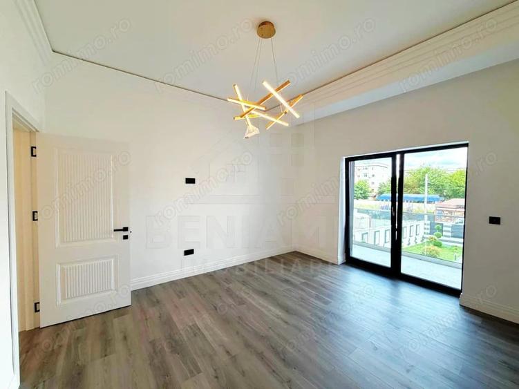 Casă cu 4 camere cu Teren 462 Mp în 1 Mai