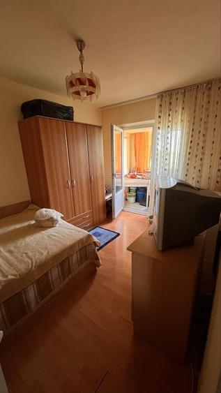 Apartament cu 3 camere decomandat în Tineretului