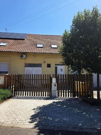 Apartament cu 3 camere în Vărșand