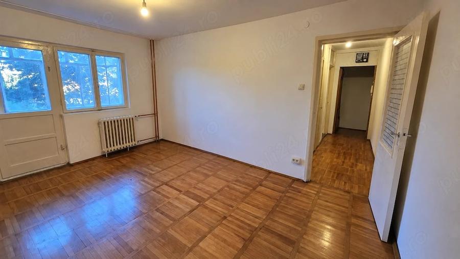 Garsonieră decomandată în Complex Studențesc
