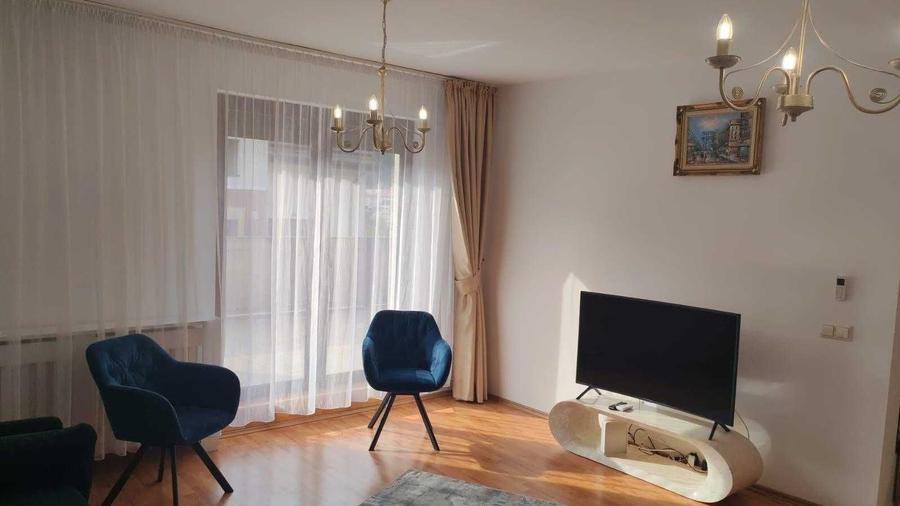Apartament cu 3 camere decomandat în Central