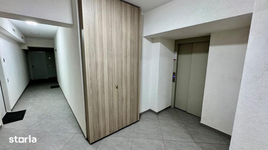 Apartament cu 4 camere în Tractorul