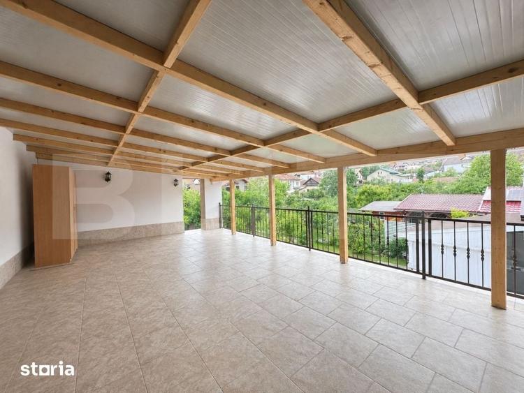Casă cu 6 camere cu Teren 387 Mp în Central