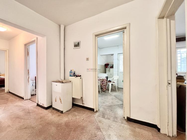 Apartament cu 3 camere decomandat în Pucioasa