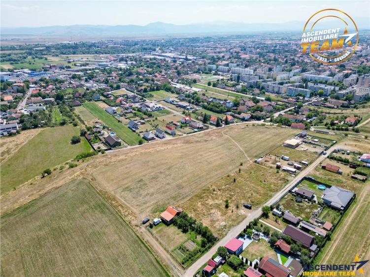Teren de 5300 mp, în Central