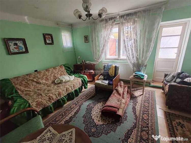 Casă cu 4 camere cu Teren 622 Mp în Central