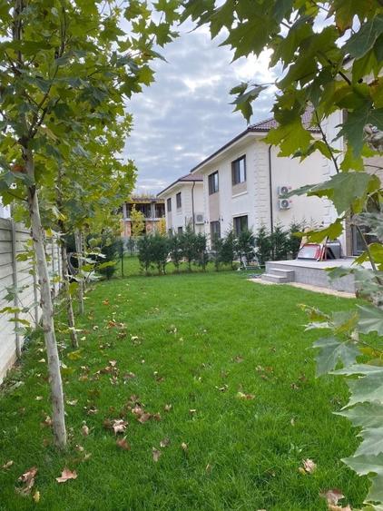 Casă individuală cu 5 camere cu Teren 350 Mp în Central