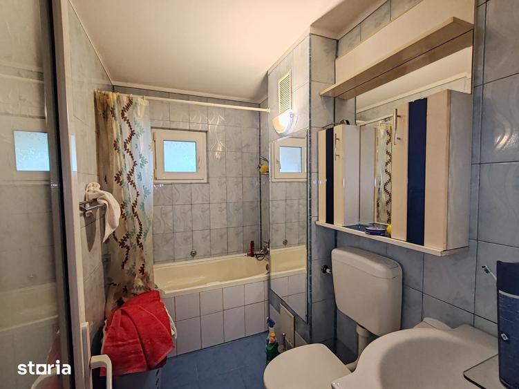 Apartament cu 3 camere semidecomandat în Tractorul — fotografia 3