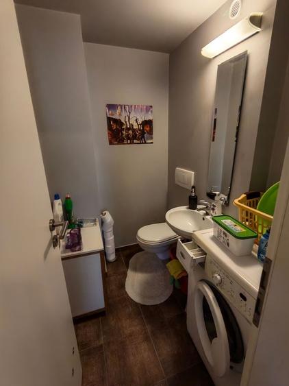 Apartament cu 3 camere semidecomandat, mobilat în Gheorghe Lazăr