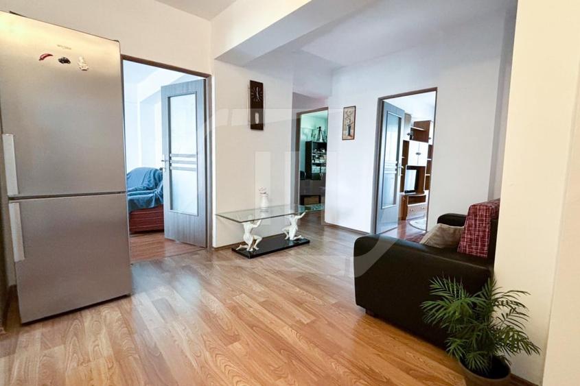 Apartament cu 4 camere semidecomandat, mobilat în Mărăști