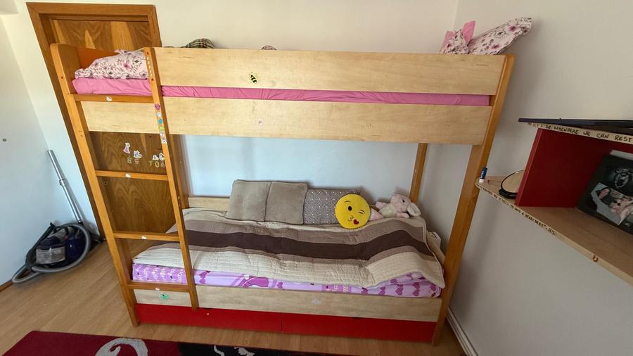 Apartament cu 3 camere decomandat în Exterior Vest