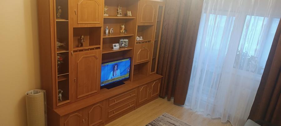 Garsonieră decomandată în Roșu