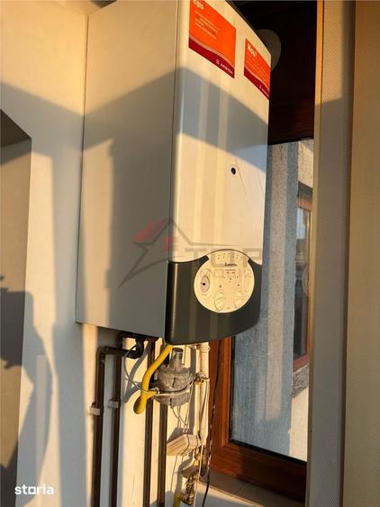 Apartament cu 3 camere decomandat, mobilat în Nicolina