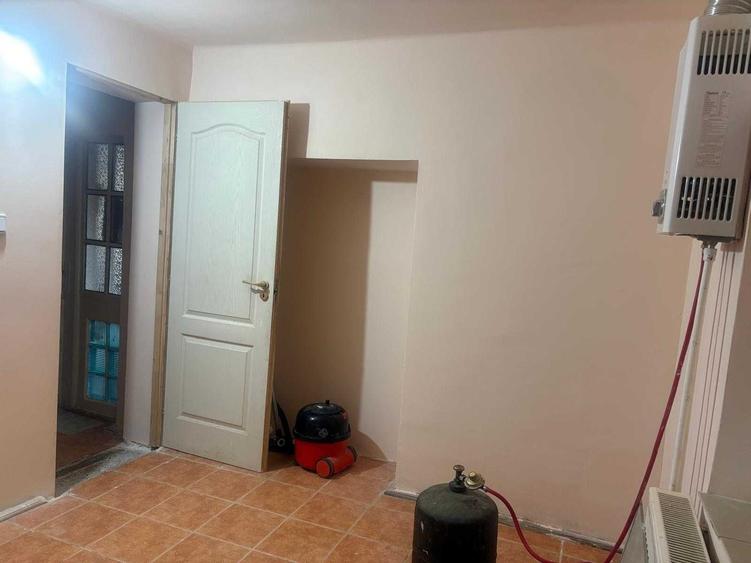 Casă cu 4 camere cu Teren 2050 Mp în Central