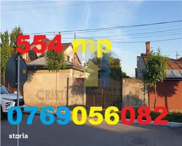 Casă cu 6 camere cu Teren 554 Mp în Vest