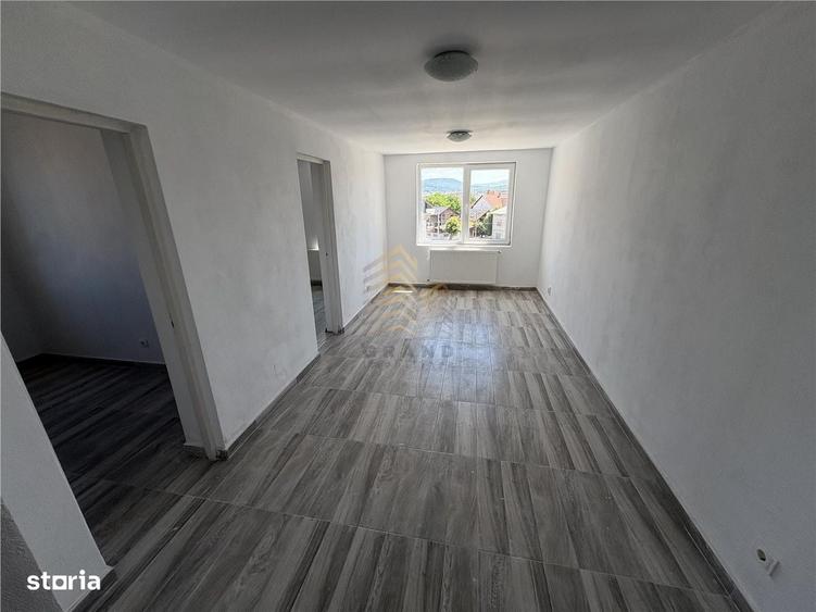 Apartament cu 2 camere decomandat în Decebal