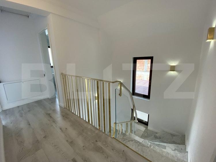 Casă individuală cu 4 camere cu Garaj în Sălicea