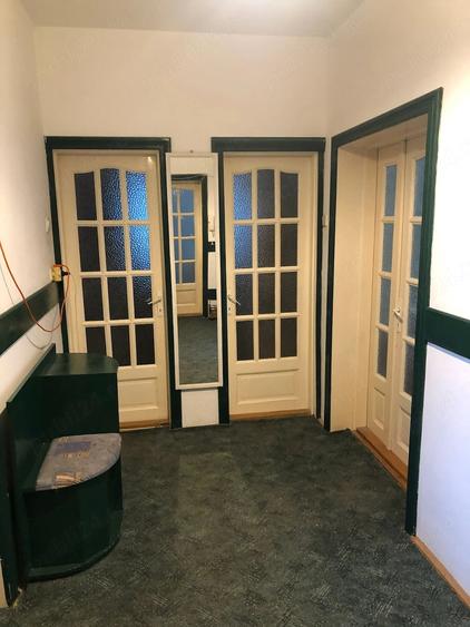 Apartament cu 3 camere decomandat în Gruia