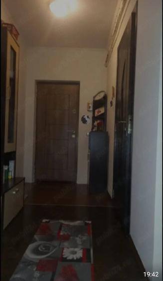 Apartament cu 2 camere semidecomandat în Florești