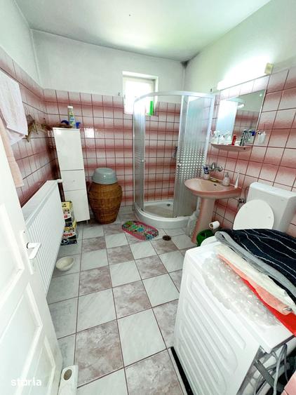 Casă cu 4 camere cu Teren 998 Mp în Central
