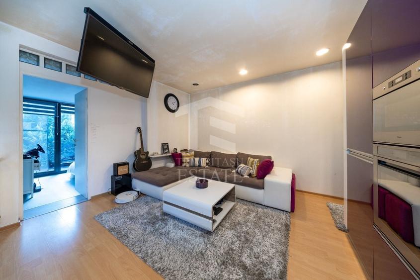 Apartament cu 2 camere semidecomandat, mobilat în Sânpetru