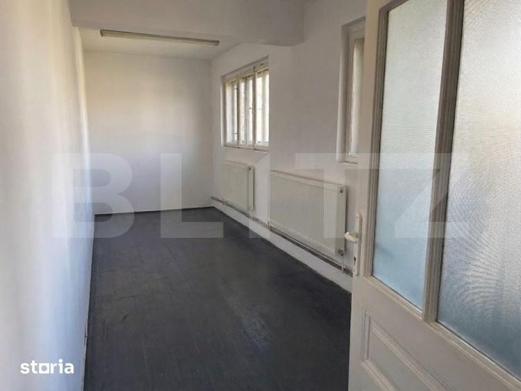 Casă cu 9 camere cu Teren 111 Mp în Brazda lui Novac