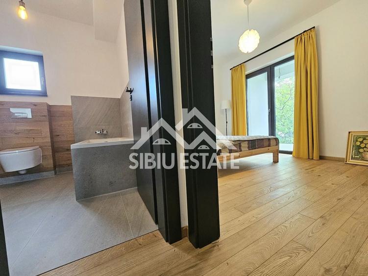 Casă individuală cu 9 camere cu Canalizare în Șelimbăr