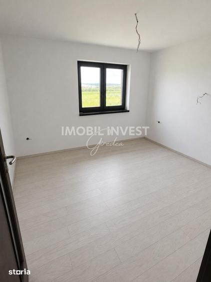 Casă cu 4 camere cu Teren 800 Mp în Central