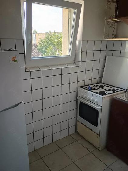 Garsonieră decomandată în Confecții