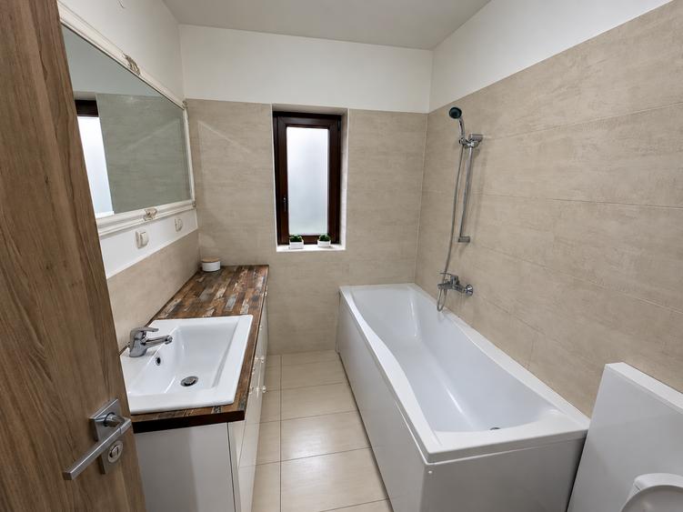Apartament cu 2 camere decomandat în Dumbrăvița