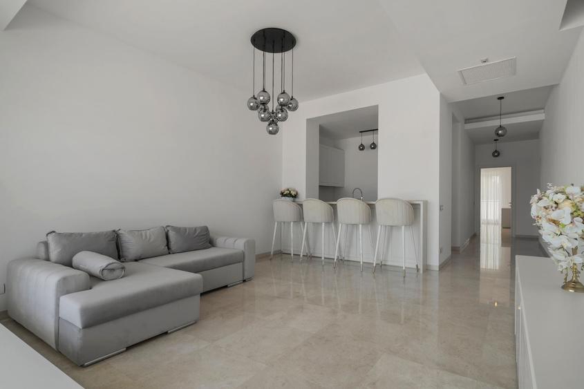 Apartament cu 3 camere decomandat, mobilat în Ultracentral