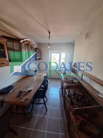 Apartament cu 3 camere decomandat, mobilat în Steaua