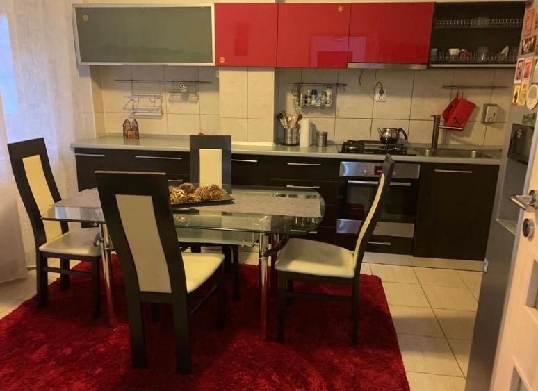 Apartament cu 3 camere decomandat în Babadag