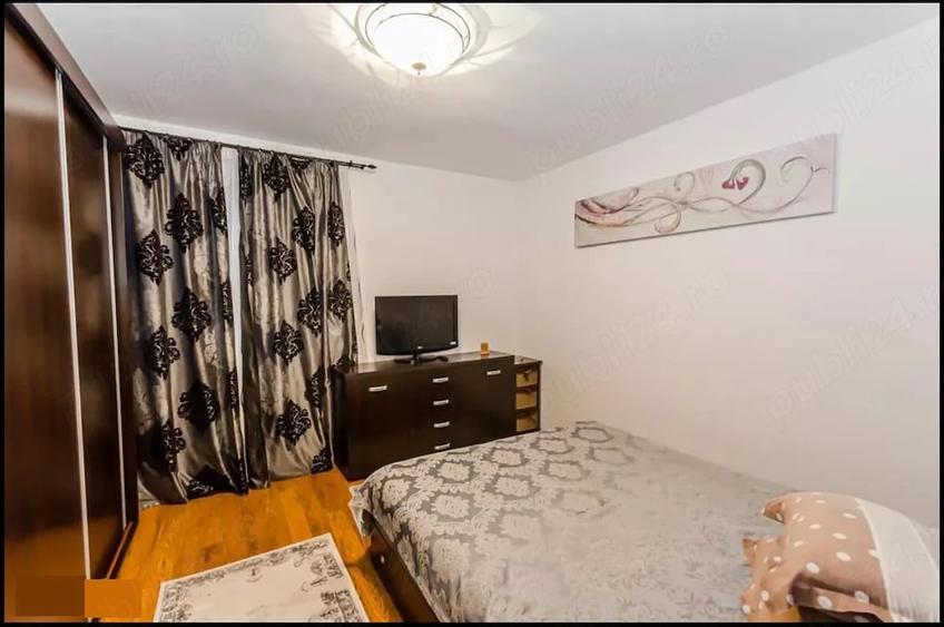 Apartament cu 3 camere decomandat în Turnișor