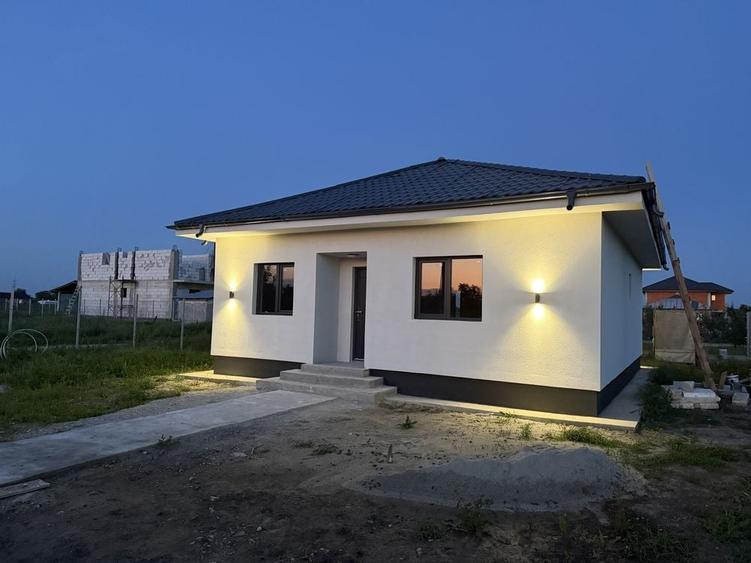 Casă cu 3 camere în Dumitrana