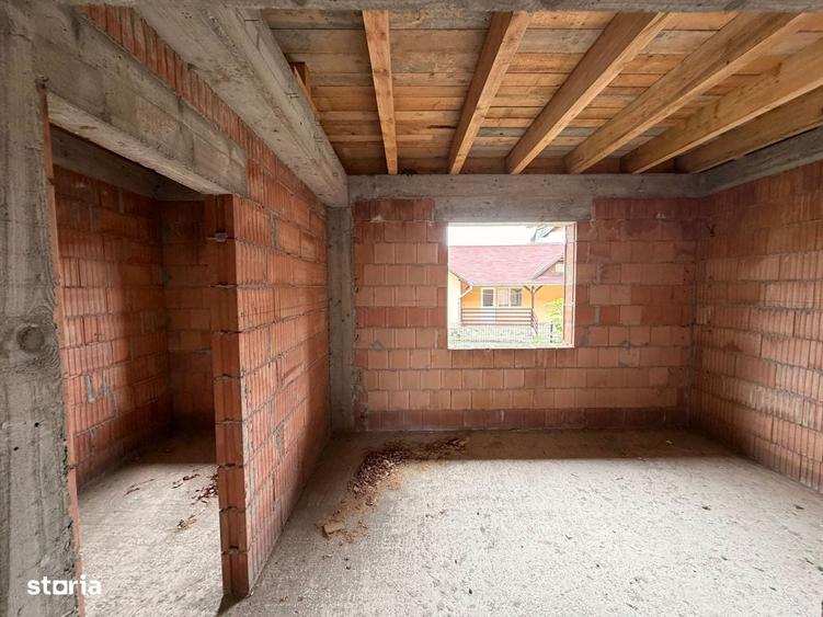 Casă cu 4 camere în Sânzieni