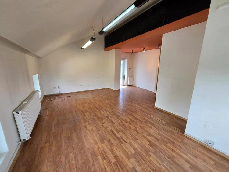 Casă cu 14 camere cu Teren 1000 Mp în Mehala