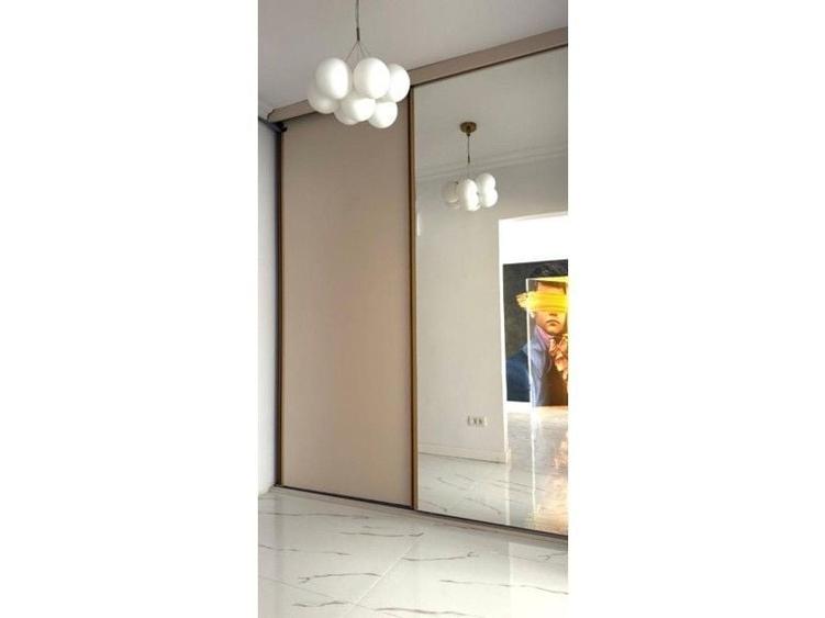 Apartament cu 2 camere decomandat în P-ța Victoriei