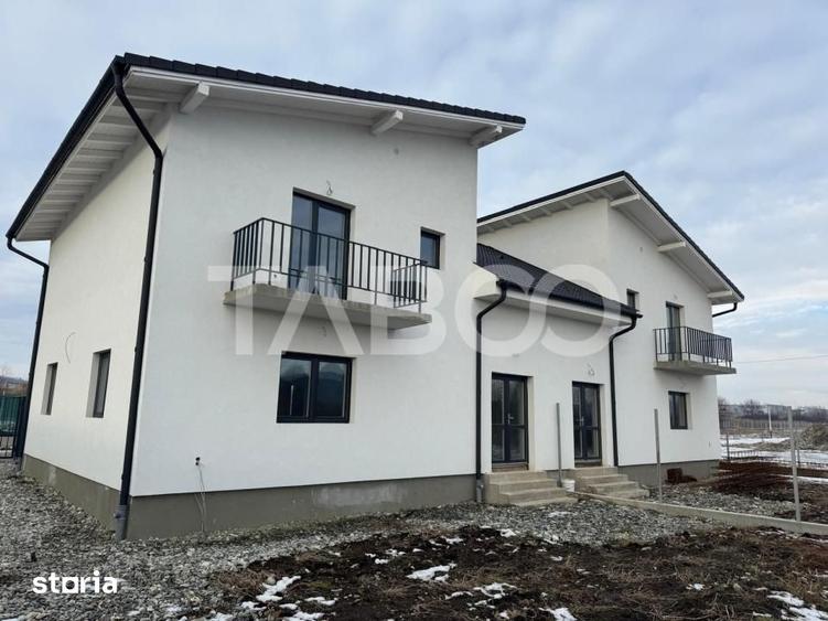Casa de tip duplex curte libera 195 mp acces 2 strazi Mohu Sibiu - 1