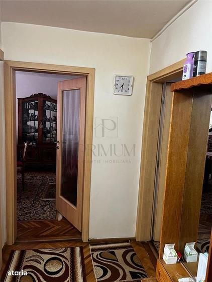 Apartament cu 4 camere decomandat în Lipovei