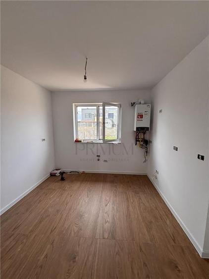 Duplex cu 4 camere cu Canalizare în Moșnița Nouă