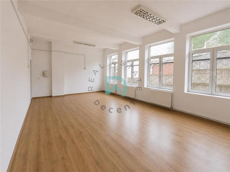 Spațiu comercial, de 556 mp, în Turcheș