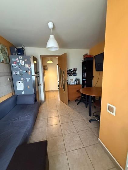 Apartament cu 3 camere decomandat, mobilat în Central