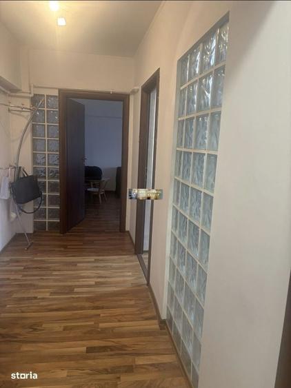 Apartament cu 2 camere decomandat în Trocadero