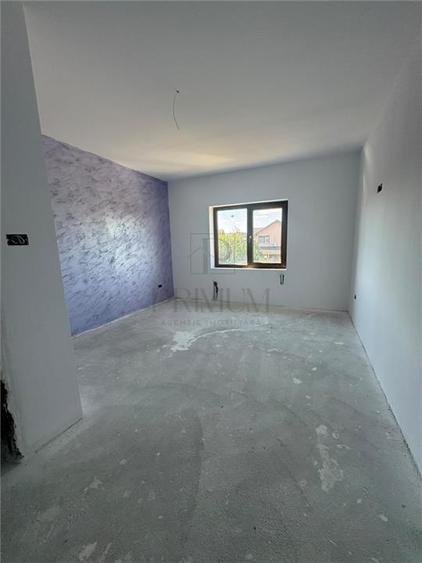 Duplex cu 5 camere cu Canalizare în Moșnița Nouă