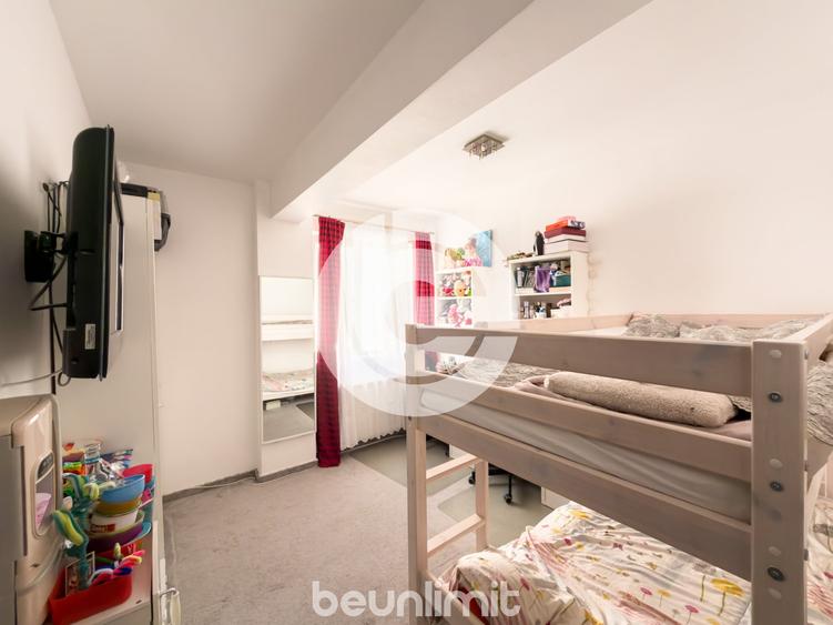 Apartament cu 3 camere semidecomandat, mobilat în Turnișor