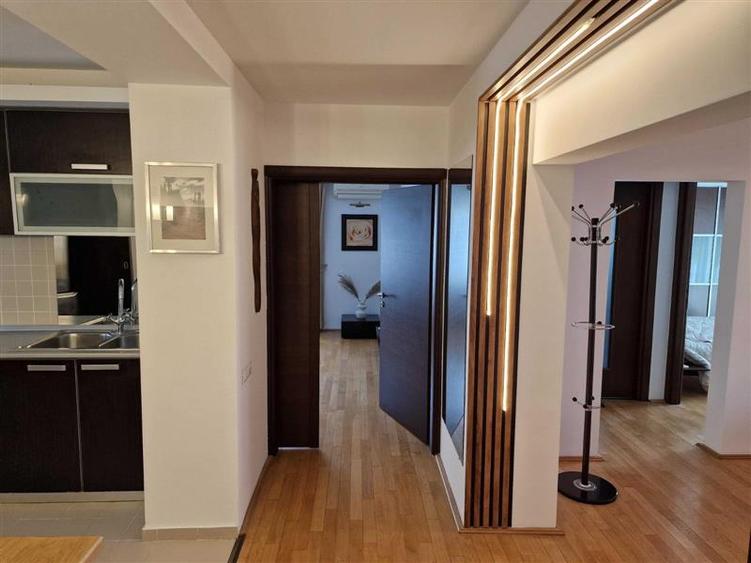 Apartament cu 4 camere decomandat, mobilat în Decebal